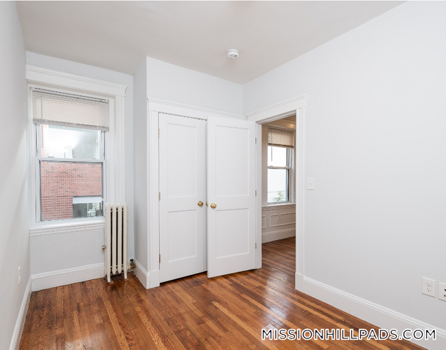 Building Photo - 49 Worthington St