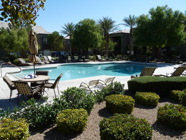 Building Photo - SOUTHWEST 2 BEDROOM, 2 BATH CONDO IN GATED...