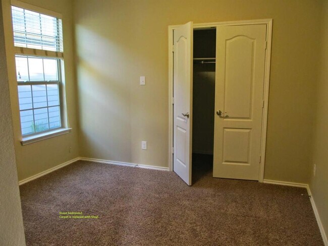 Building Photo - 14308 Lake Victor Dr