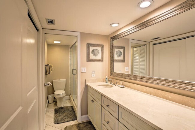 Building Photo - 2700 N Beach Rd