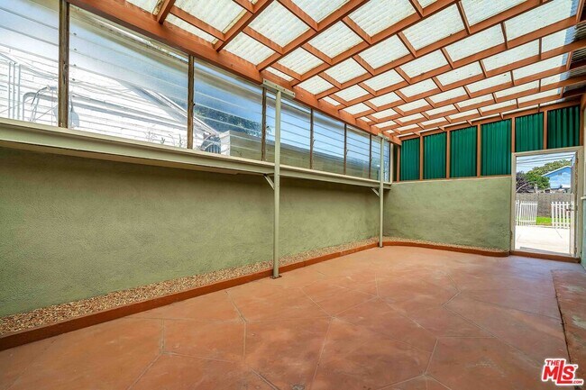 Building Photo - 3439 W 84th Pl