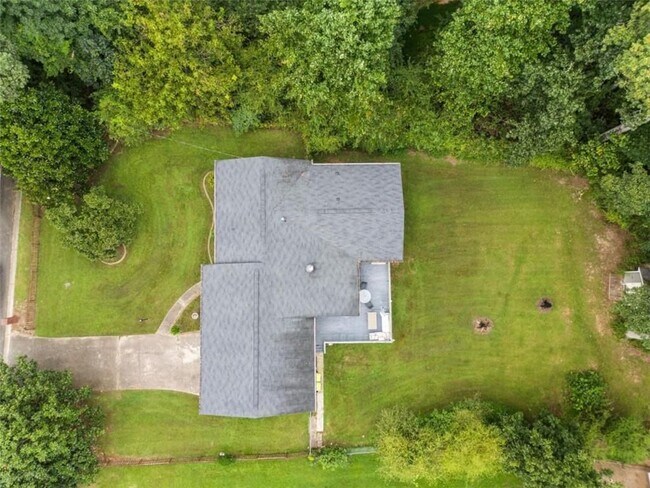 Building Photo - 6207 Moss Dr