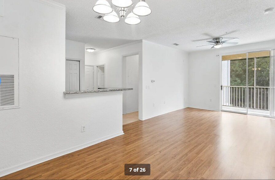 Building Photo - 18001 Richmond Pl Dr