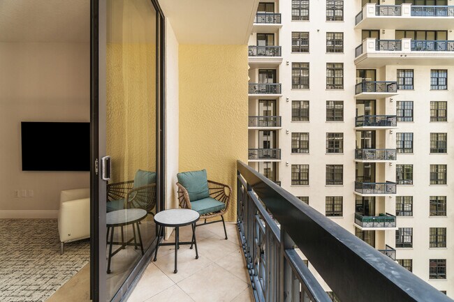 Building Photo - 701 S Olive Ave