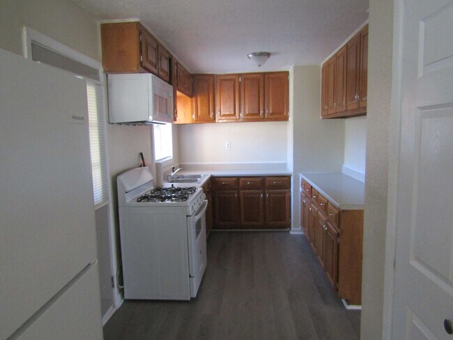 Building Photo - 1306 Garth Dr