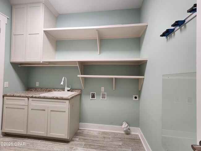 Building Photo - 3816 Mariner Dr