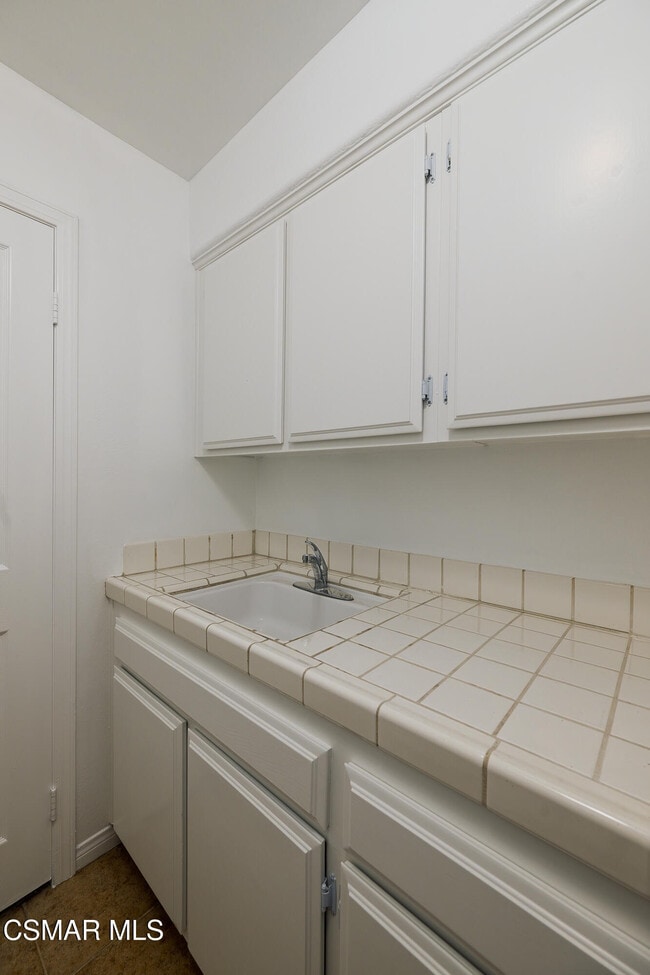 Building Photo - 2612 Yellowwood Dr
