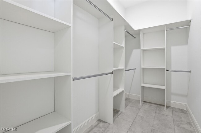 Building Photo - 1087 Rugby Cir