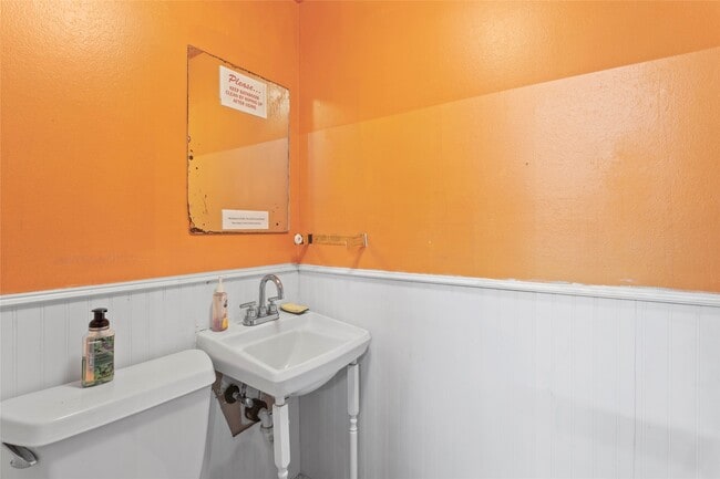 Building Photo - 200 Motel Dr.