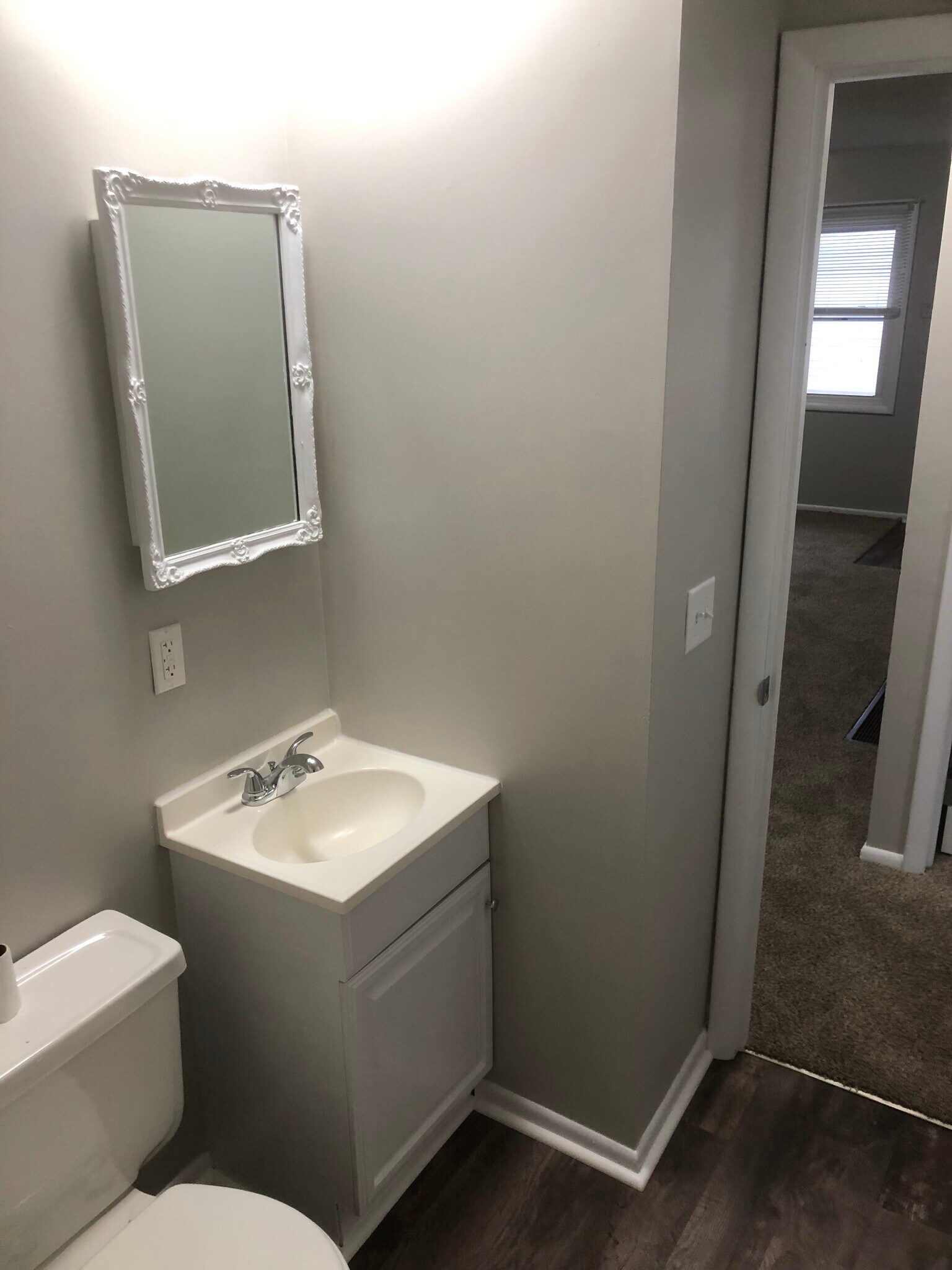 Bathroom Pic 1 - 580 Maple St