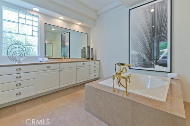 Building Photo - 55495 Royal St George