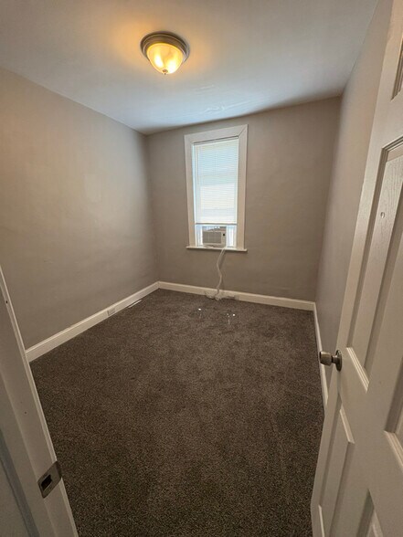 Building Photo - 3013 Ridgewood Ave