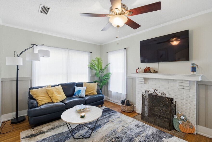 Building Photo - 162 S Fulton St