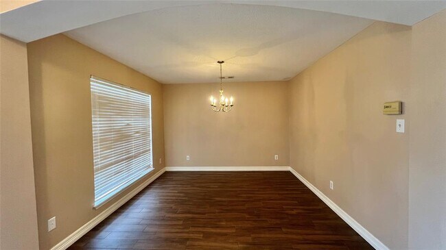 Building Photo - 1810 Manor Cir