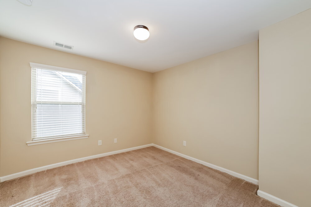Building Photo - 2090 Hydrangea Ln
