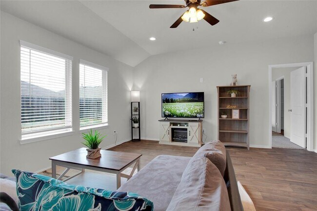 Building Photo - 5503 Creekside Ridge Trail