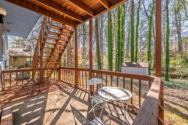 Building Photo - 6530 Thamesmead Ln