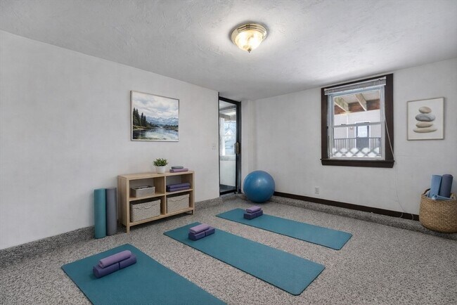 Building Photo - 12 Wright St