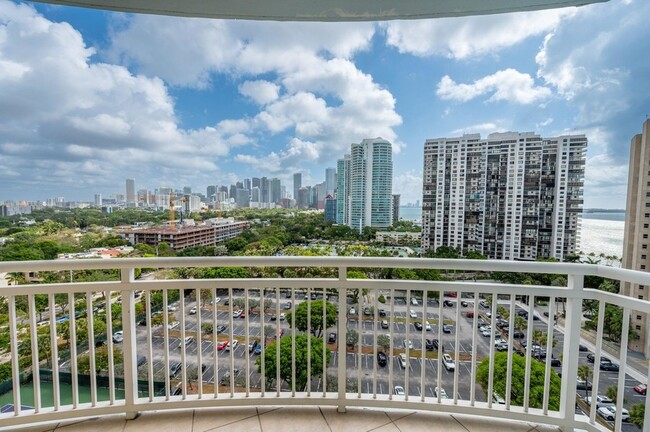 Building Photo - 2475 Brickell Ave