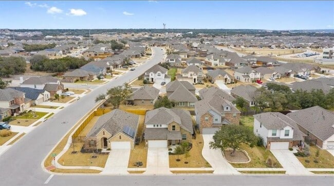 Building Photo - 105 Pine Island Ln