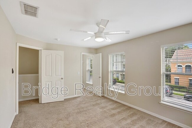 Building Photo - 735 Siena Palm Dr