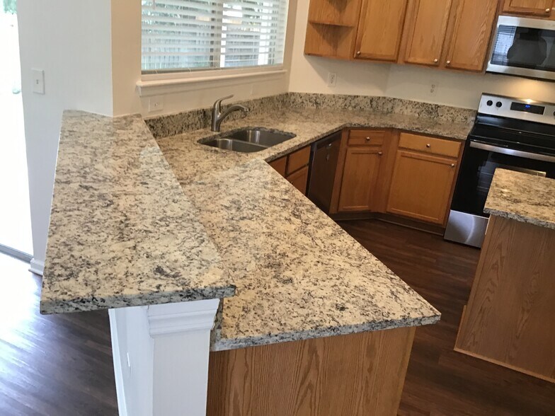 Building Photo - 534 Alice Cove Ct