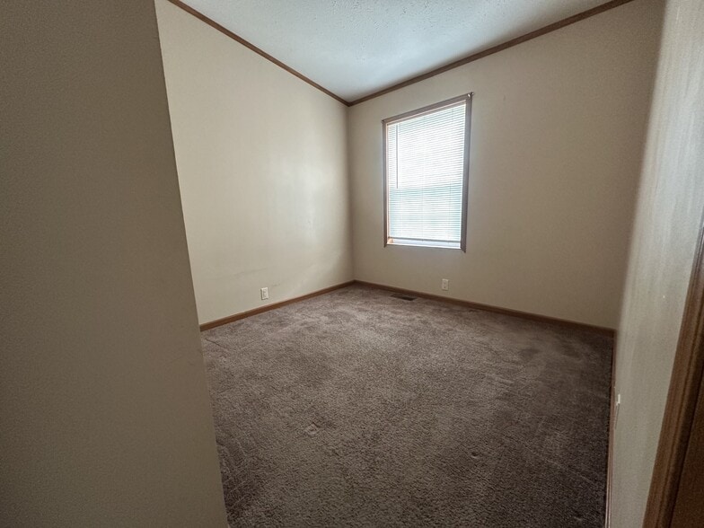 Building Photo - 76 E U.S. Hwy 6