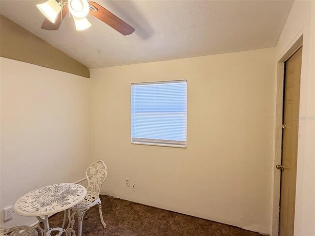 Building Photo - 5541 Lown St N
