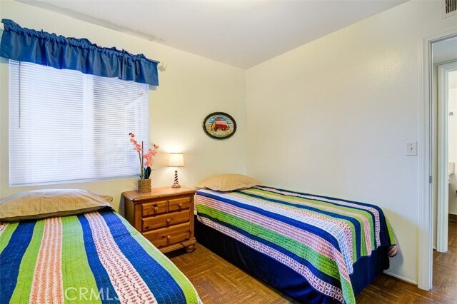 Building Photo - 112 31st St