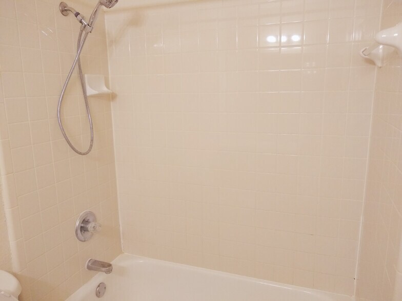 Building Photo - 4102 Pilgram Dr