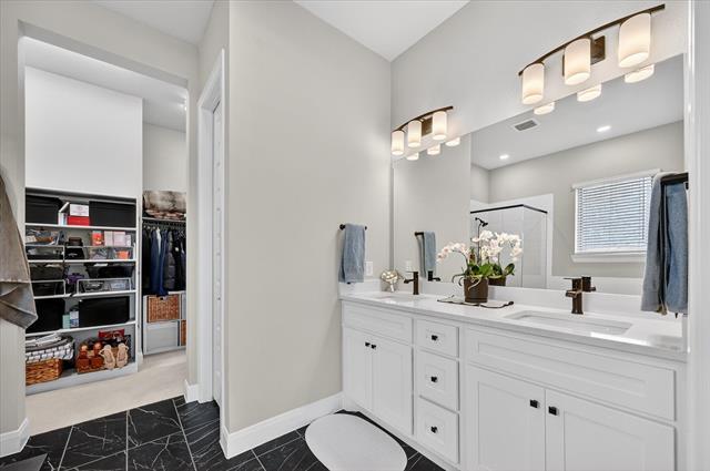 Building Photo - 624 Treaty Oak Dr