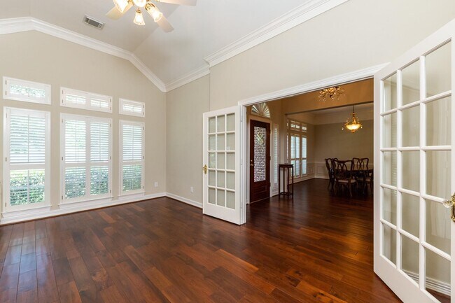 Building Photo - 4915 Keneshaw St