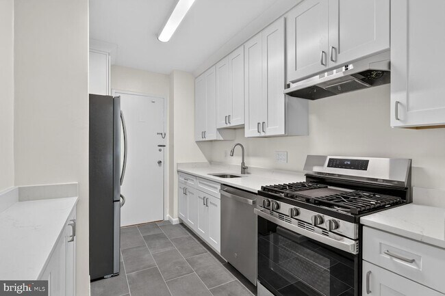 Building Photo - 10500 Rockville Pike