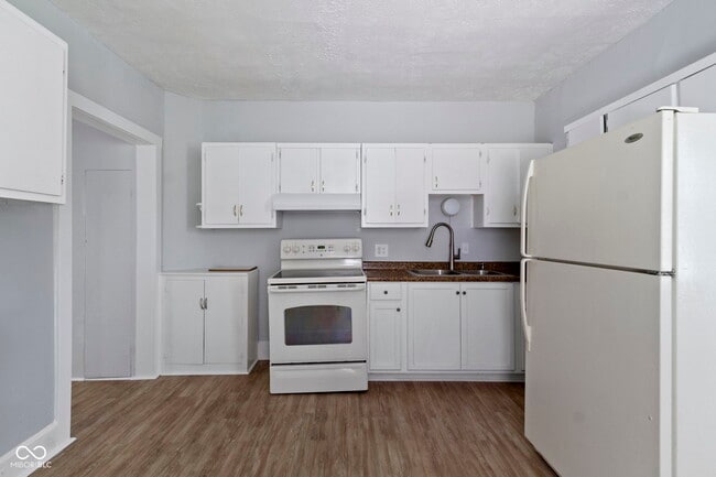 Building Photo - 1135 S Richland St