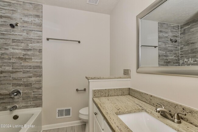 Building Photo - 9104 Royal Oak Dr