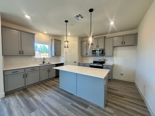 Building Photo - Newly built DR HORTON home coming soon!!