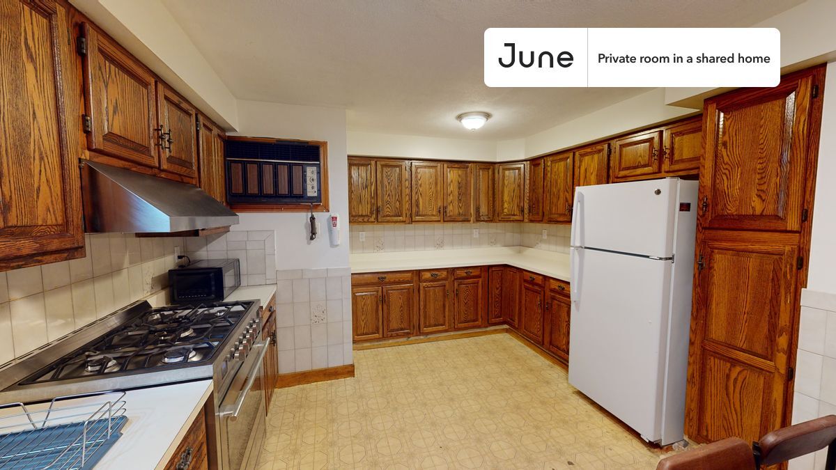 Building Photo - Room in Shared 5 bed/1 bath home in Somerville