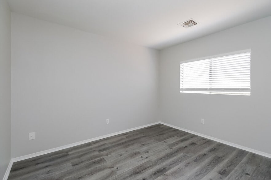 Building Photo - 1307 S San Vincente Ct