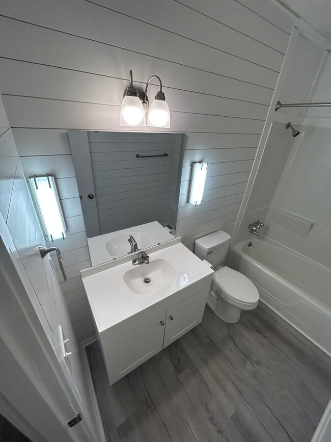 Building Photo - Newly Renovated - 1 Bedroom Studio - Close to UNC!