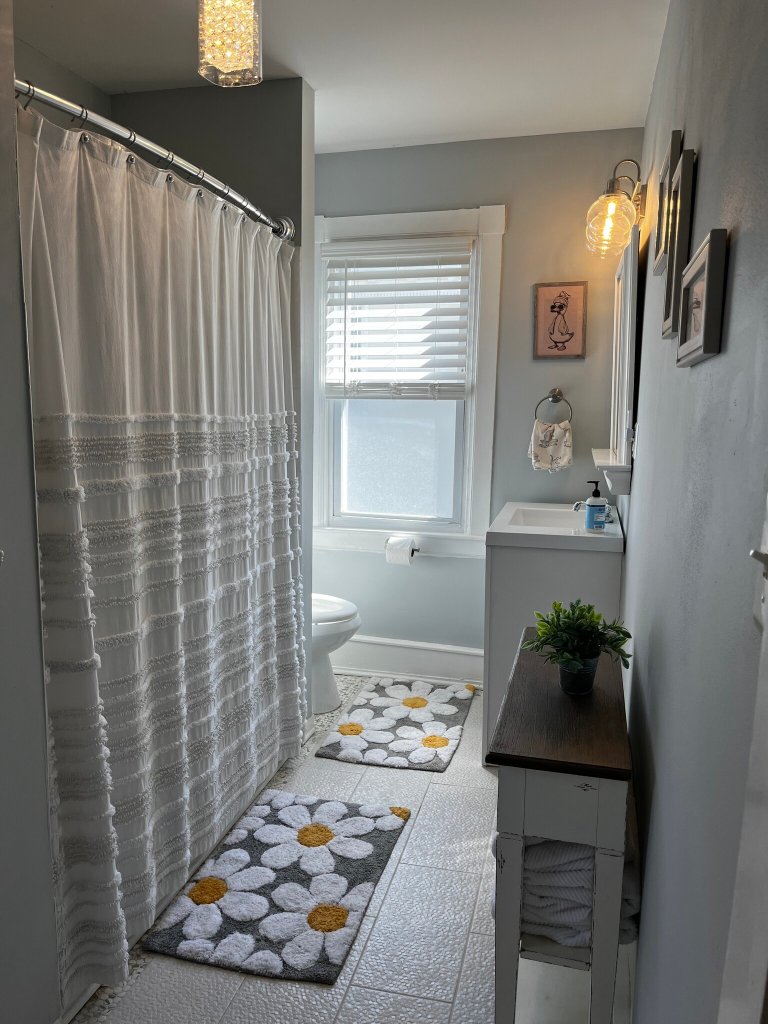 Full Bath - 52 Madison Pl