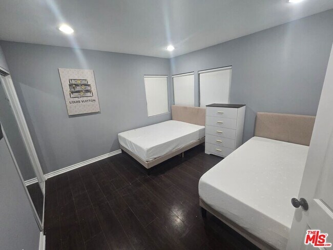 Building Photo - 19150 Topham St