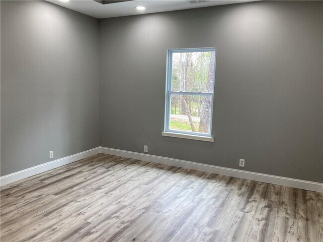 Building Photo - 100 Dickerson Rd