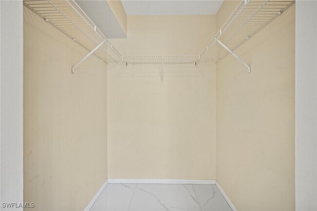 Building Photo - 1820 Florida Club Cir