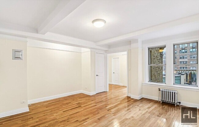 Building Photo - EAST 10 STREET