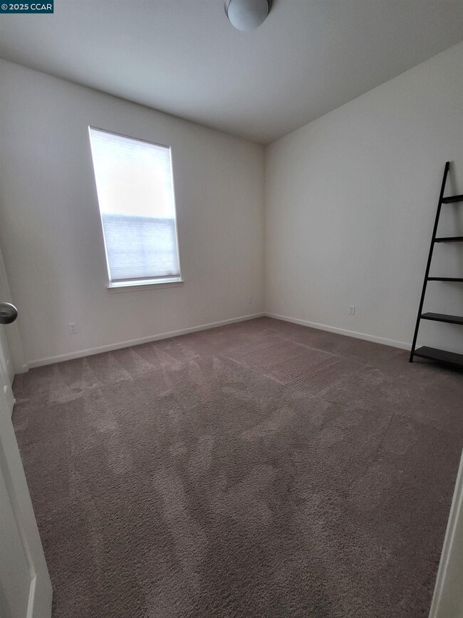Building Photo - 5161 Waggle Ct