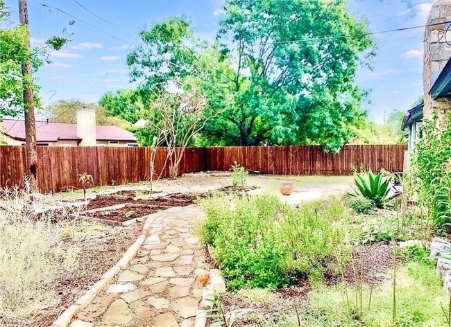 Building Photo - 12903 Powderhorn St