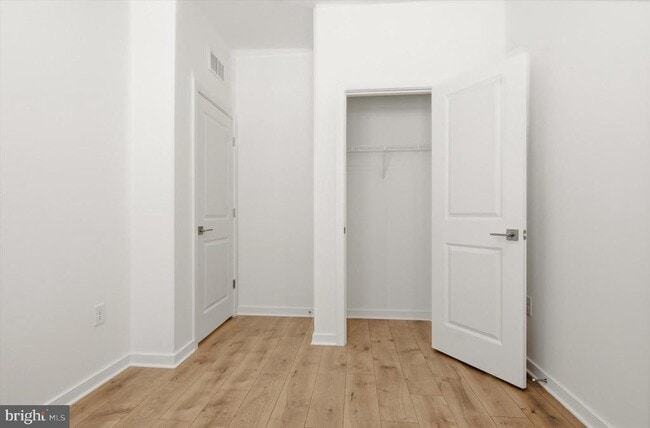 Building Photo - 43793 Mystic Maroon Ter