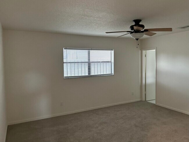 Building Photo - 6162 Amberwoods Dr