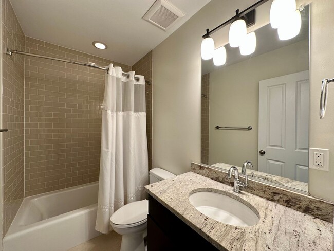 Building Photo - Charming  2Bed/2Bath in Patterson Park