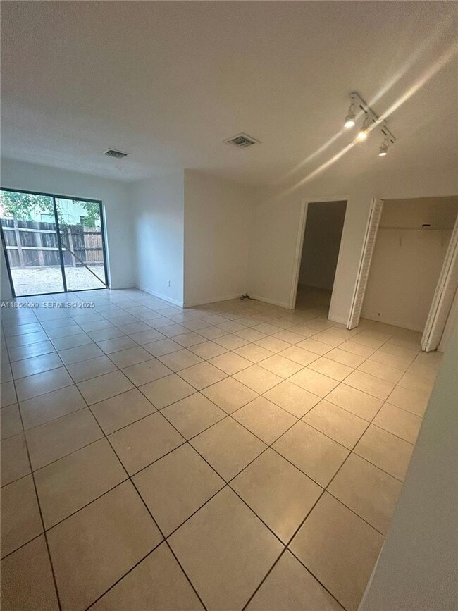 Building Photo - 3876 NW 207 St Rd